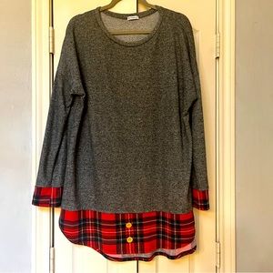 XL knit tunic.